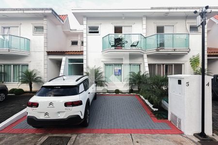 Casa de condomínio à venda com 130m², 3 quartos e 2 vagas Casa de condomínio à venda com 130m², 3 quartos e 2 vagasFachada da Casa