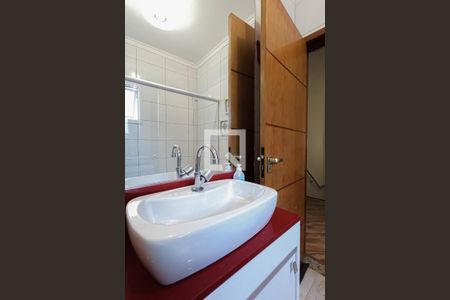 Casa de condomínio à venda com 130m², 3 quartos e 2 vagas Casa de condomínio à venda com 130m², 3 quartos e 2 vagasBanheiro