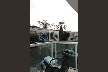 Casa de condomínio à venda com 130m², 3 quartos e 2 vagas Casa de condomínio à venda com 130m², 3 quartos e 2 vagasVaranda da Suíte