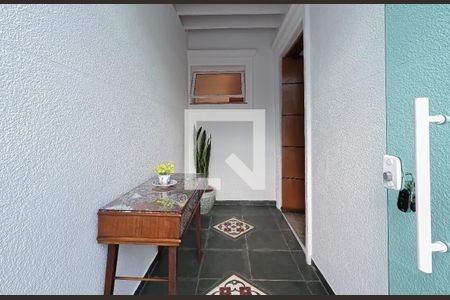 Casa de condomínio à venda com 130m², 3 quartos e 2 vagas Casa de condomínio à venda com 130m², 3 quartos e 2 vagasEntrada