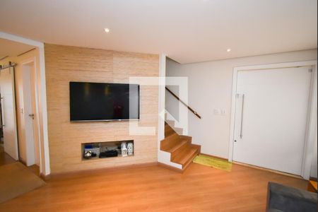 Sala de casa à venda com 3 quartos, 140m² em Vila Nivi, São Paulo