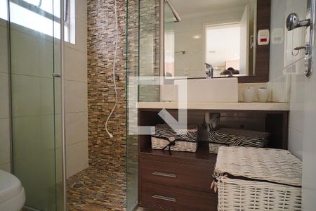Banheiro de apartamento para alugar com 1 quarto, 47m² em São João, Porto Alegre