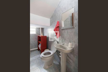 Banheiro de casa para alugar com 2 quartos, 250m² em Jardim Santo Elias, São Paulo