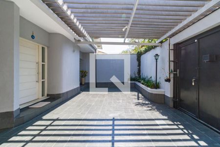 Casa à venda com 310m², 3 quartos e 4 vagas Casa à venda com 310m², 3 quartos e 4 vagasGaragem