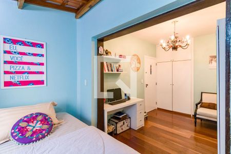 Casa à venda com 310m², 3 quartos e 4 vagas Casa à venda com 310m², 3 quartos e 4 vagasQuarto 1