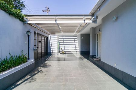 Casa à venda com 310m², 3 quartos e 4 vagas Casa à venda com 310m², 3 quartos e 4 vagasGaragem