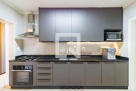 Casa à venda com 310m², 3 quartos e 4 vagas Casa à venda com 310m², 3 quartos e 4 vagasCozinha