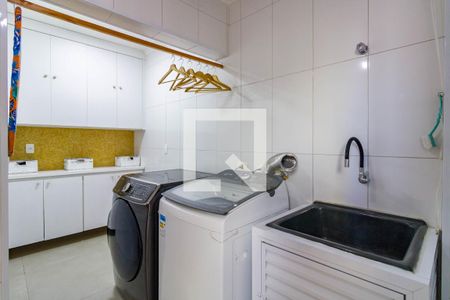 Casa à venda com 310m², 3 quartos e 4 vagas Casa à venda com 310m², 3 quartos e 4 vagasÁrea de Serviço