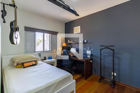 Casa à venda com 310m², 3 quartos e 4 vagas Casa à venda com 310m², 3 quartos e 4 vagasQuarto 2