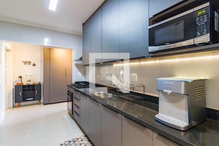 Casa à venda com 310m², 3 quartos e 4 vagas Casa à venda com 310m², 3 quartos e 4 vagasCozinha