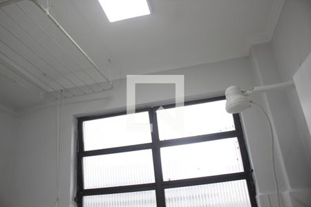 Banheiro de kitnet/studio para alugar com 1 quarto, 25m² em Itararé, São Vicente