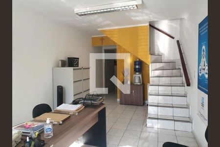 Casa à venda com 3 quartos, 120m² em Vila Romero, São Paulo