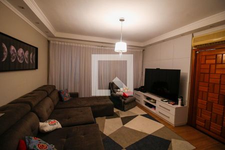 Sala de TV de casa à venda com 3 quartos, 220m² em Vila Esperança, São Paulo