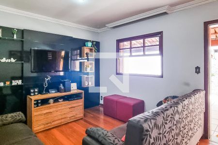 Sala de casa à venda com 4 quartos, 240m² em Floramar, Belo Horizonte