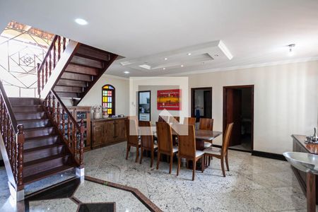 Sala 2 de casa à venda com 8 quartos, 880m² em Copacabana, Belo Horizonte