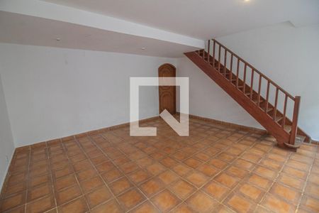 Casa à venda com 113m², 3 quartos e 4 vagasSala