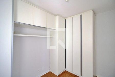 Quarto 1 de apartamento para alugar com 2 quartos, 46m² em Jardim Henriqueta, Taboão da Serra