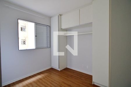 Quarto 1 de apartamento para alugar com 2 quartos, 46m² em Jardim Henriqueta, Taboão da Serra