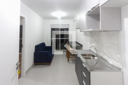 Sala/Cozinha de apartamento à venda com 1 quarto, 36m² em Vila Tolstoi, São Paulo