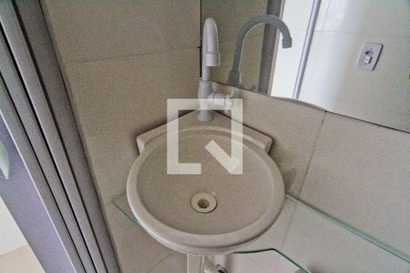 Banheiro de casa para alugar com 1 quarto, 40m² em Vila Bruna, São Paulo