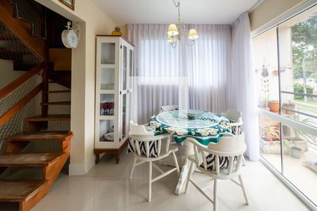 Sala de casa de condomínio para alugar com 2 quartos, 200m² em Ipanema, Porto Alegre
