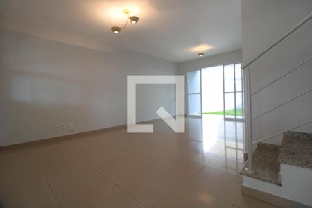 Sala de casa de condomínio para alugar com 3 quartos, 160m² em Chácara Primavera, Campinas