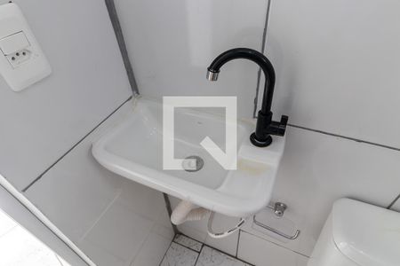 Banheiro de kitnet/studio para alugar com 1 quarto, 25m² em Parque Jatibaia (sousas), Campinas