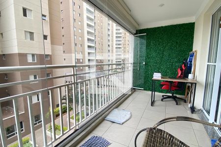 Varanda de apartamento para alugar com 4 quartos, 105m² em Jardim Tupanci, Barueri