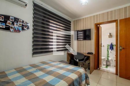 Casa à venda com 180m², 3 quartos e 4 vagas Casa à venda com 180m², 3 quartos e 4 vagasQuarto Suíte 2