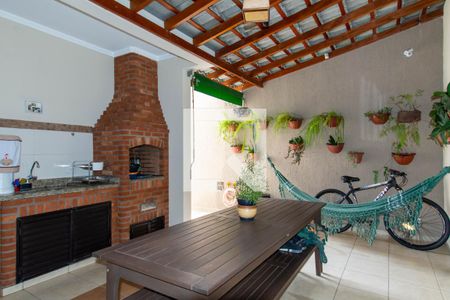 Casa à venda com 180m², 3 quartos e 4 vagas Casa à venda com 180m², 3 quartos e 4 vagasÁrea Gourmet