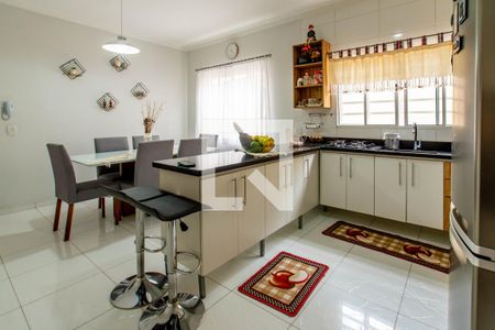 Casa à venda com 180m², 3 quartos e 4 vagas Casa à venda com 180m², 3 quartos e 4 vagasCozinha