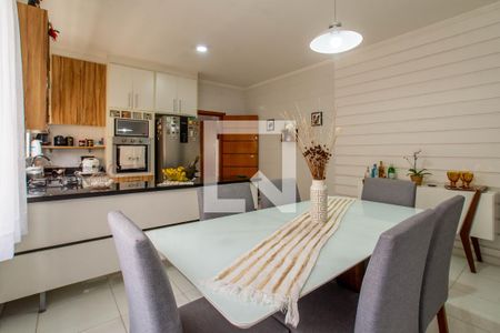 Casa à venda com 180m², 3 quartos e 4 vagas Casa à venda com 180m², 3 quartos e 4 vagasCozinha