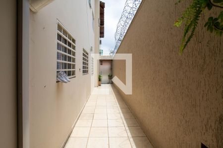 Casa à venda com 180m², 3 quartos e 4 vagas Casa à venda com 180m², 3 quartos e 4 vagasÁrea Externa