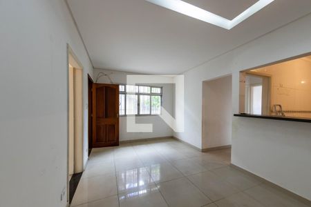 Sala  de casa à venda com 4 quartos, 156m² em Vila Santa Clara, São Paulo