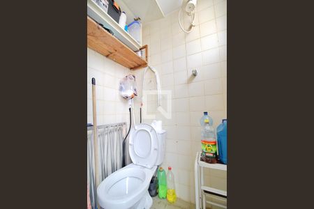 Apartamento à venda com 70m², 2 quartos e 1 vaga Apartamento à venda com 70m², 2 quartos e 1 vagaBanheiro de Serviço