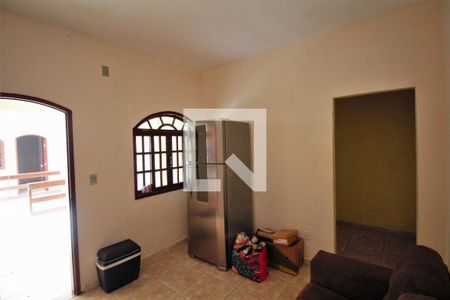 Sala de casa para alugar com 1 quarto, 40m² em Laranjal, 