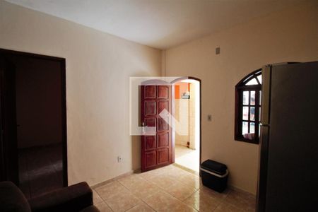 Sala de casa para alugar com 1 quarto, 40m² em Laranjal, 