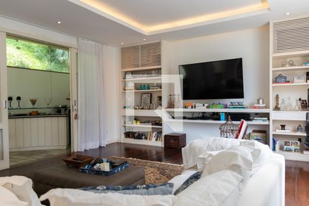 Sala de estar de casa à venda com 5 quartos, 563m² em Humaitá, Rio de Janeiro