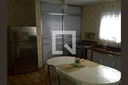 Casa à venda com 3 quartos, 200m² em Vila Nova Utinga, São Paulo