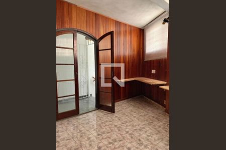 Casa à venda com 3 quartos, 220m² em Vila Canero, São Paulo