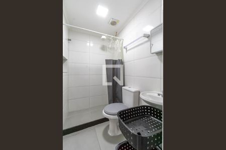 Banheiro de kitnet/studio para alugar com 1 quarto, 40m² em Taboão, São Bernardo do Campo