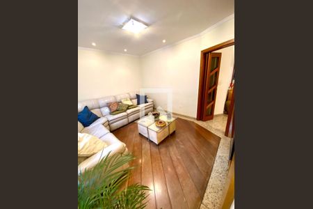 Casa à venda com 4 quartos, 380m² em Vila Lucia, São Paulo