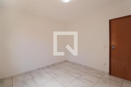 Quarto 2 de casa de condomínio para alugar com 3 quartos, 98m² em Setor Estrela Dalva, Goiânia