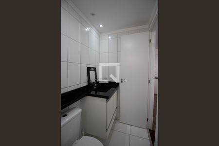 Banheiro de kitnet/studio para alugar com 1 quarto, 38m² em Vila Campanela, São Paulo