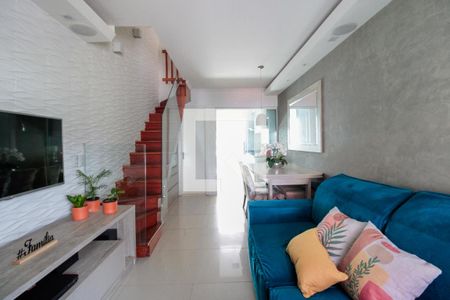 Sala de casa de condomínio à venda com 2 quartos, 88m² em Rio Branco, Canoas