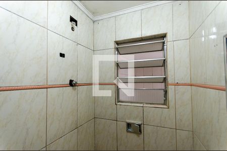 Banheiro de casa para alugar com 1 quarto, 40m² em Vila Bruna, São Paulo