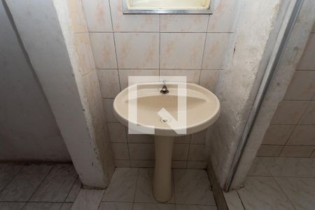 Banheiro  de casa à venda com 1 quarto, 30m² em Casa Grande, Diadema