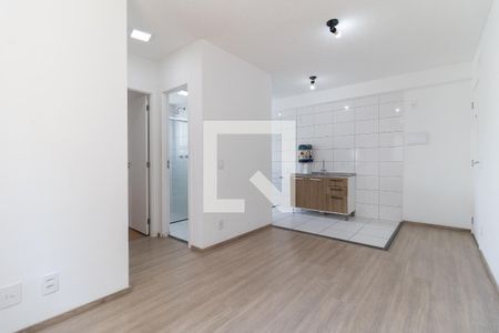 Sala de apartamento para alugar com 2 quartos, 40m² em Parque Bristol, São Paulo