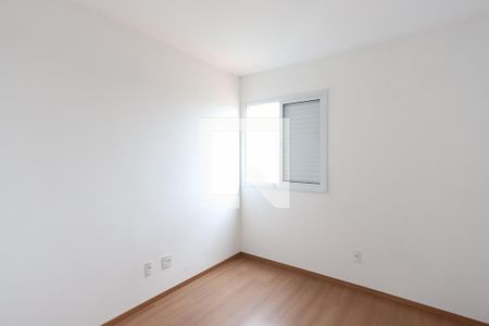 Quarto 2 de apartamento para alugar com 2 quartos, 55m² em Vila Pita, São Paulo