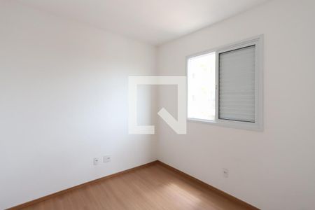 Quarto 1 de apartamento para alugar com 2 quartos, 55m² em Vila Pita, São Paulo